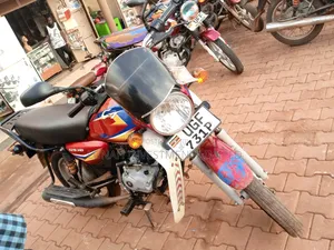 Bajaj Boxer 125 2025 Red
