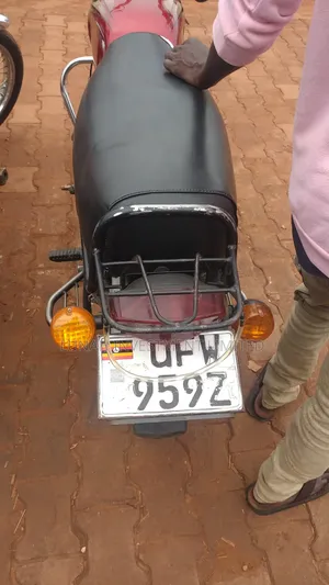 Bajaj Boxer 125 2025 Red