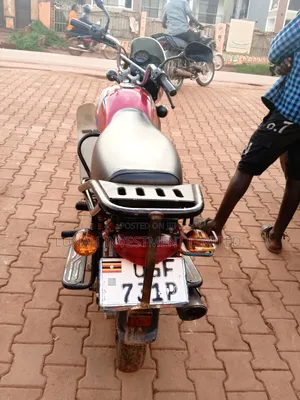 Bajaj Boxer 125 2025 Red