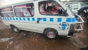 Toyota HiAce 1999 White