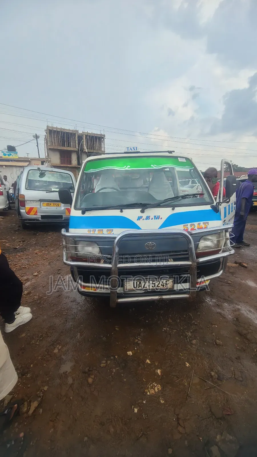 Toyota HiAce 1999 White