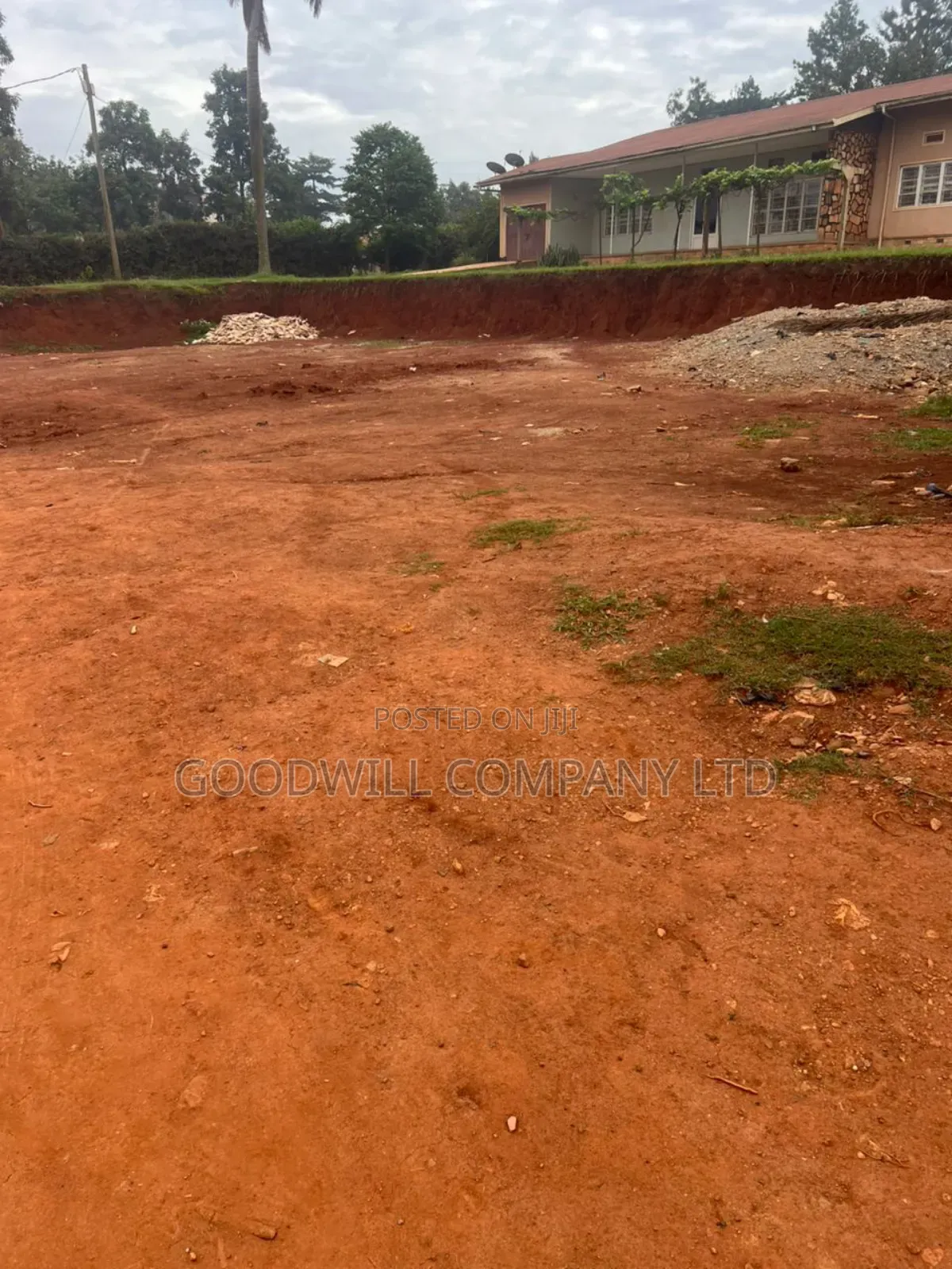 25 Decimals (100*100ft) Plot of Commercial Land in Kira on Tarmac