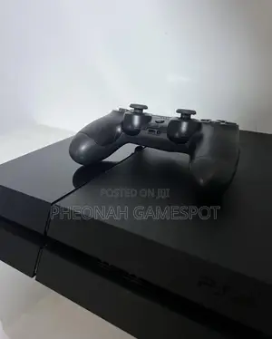 Playstation 4, 2 Pads and 15 Games Loaded, Ideal for Daily Use.