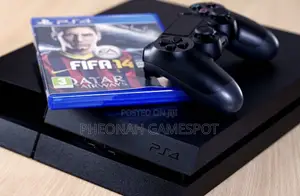 Ps4 With 2 Controllers and 15 Games Installed, Instant Play Option.
