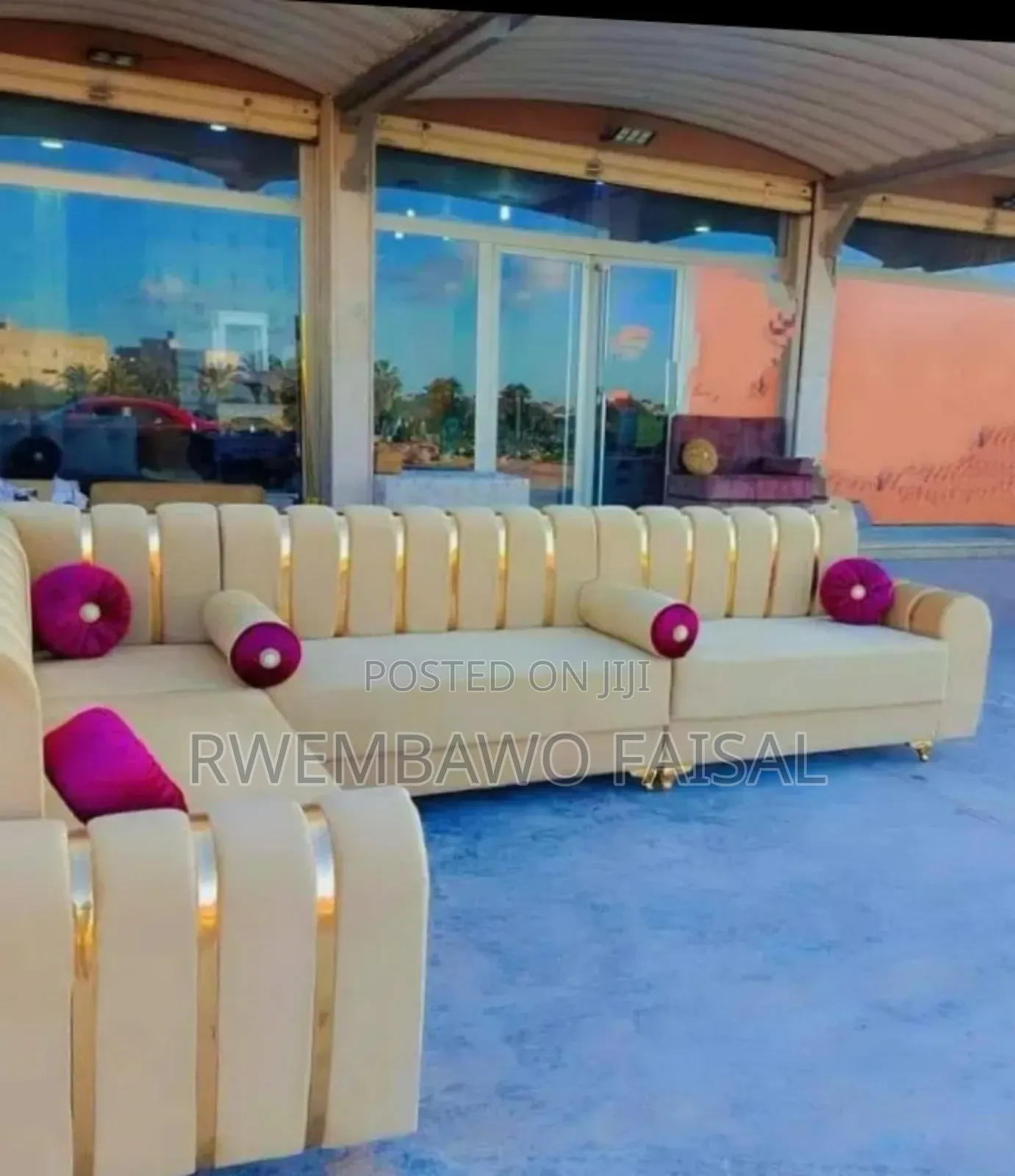 Furniture With Cushions