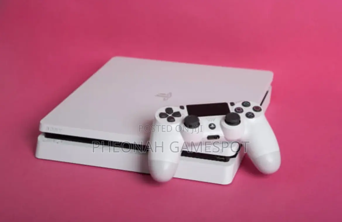 Playstation 4, 2 Pads, 17 Loaded Games, Stable and Clean Unit.