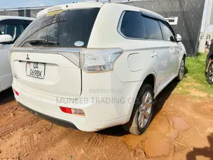 Mitsubishi Outlander 2.0 PHEV AWD 2013 White