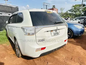Mitsubishi Outlander 2.0 PHEV AWD 2013 White