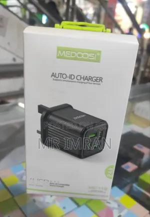 Medoosi Auto-Id 4ports Travel Charger.