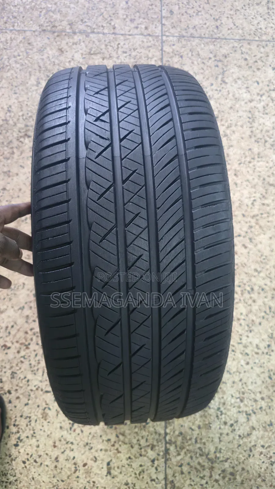 245/45r17 Laufren Foreign Used Tyres Made in Indonesia