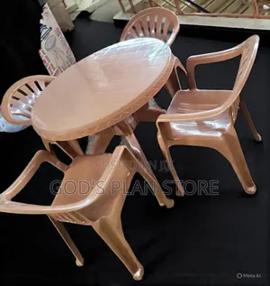 Eco Floor Plastic Chairs and Table for Hotel, Bars and Restaurant
