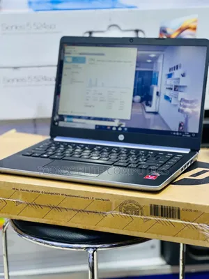 New Laptop HP 14S 8GB AMD Ryzen 3 SSD 256GB