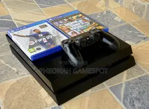 Ps4 With 2 Controllers and 19 Games, Smooth and Ready to Run.