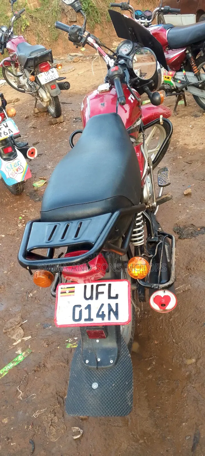 TVS HLX 125 2022 Red