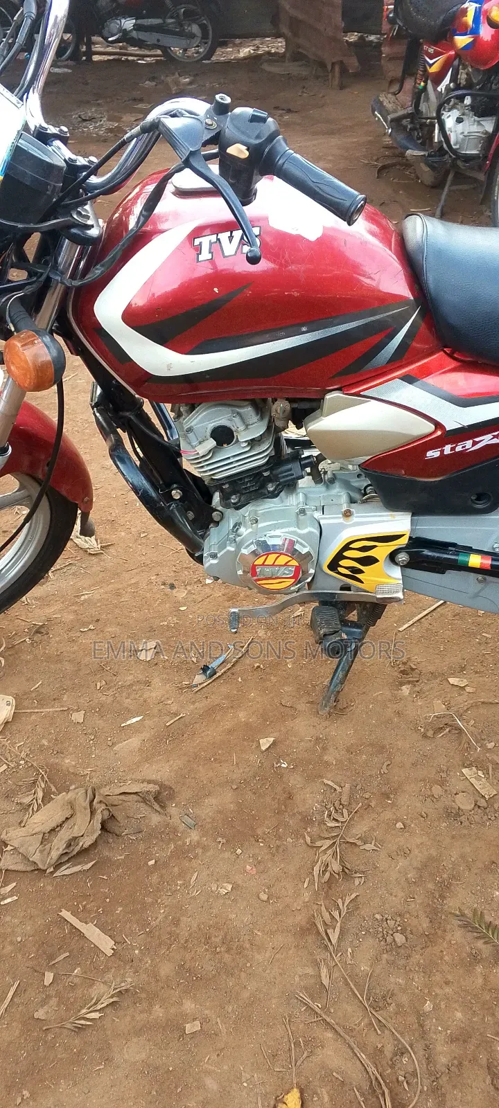 TVS HLX 125 2023 Red