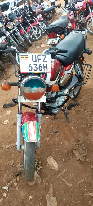 TVS HLX 125 2023 Red