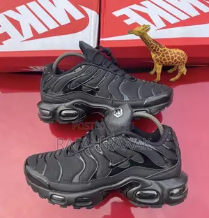 Nike Tn Air Max Plus Triple Black Sneakers