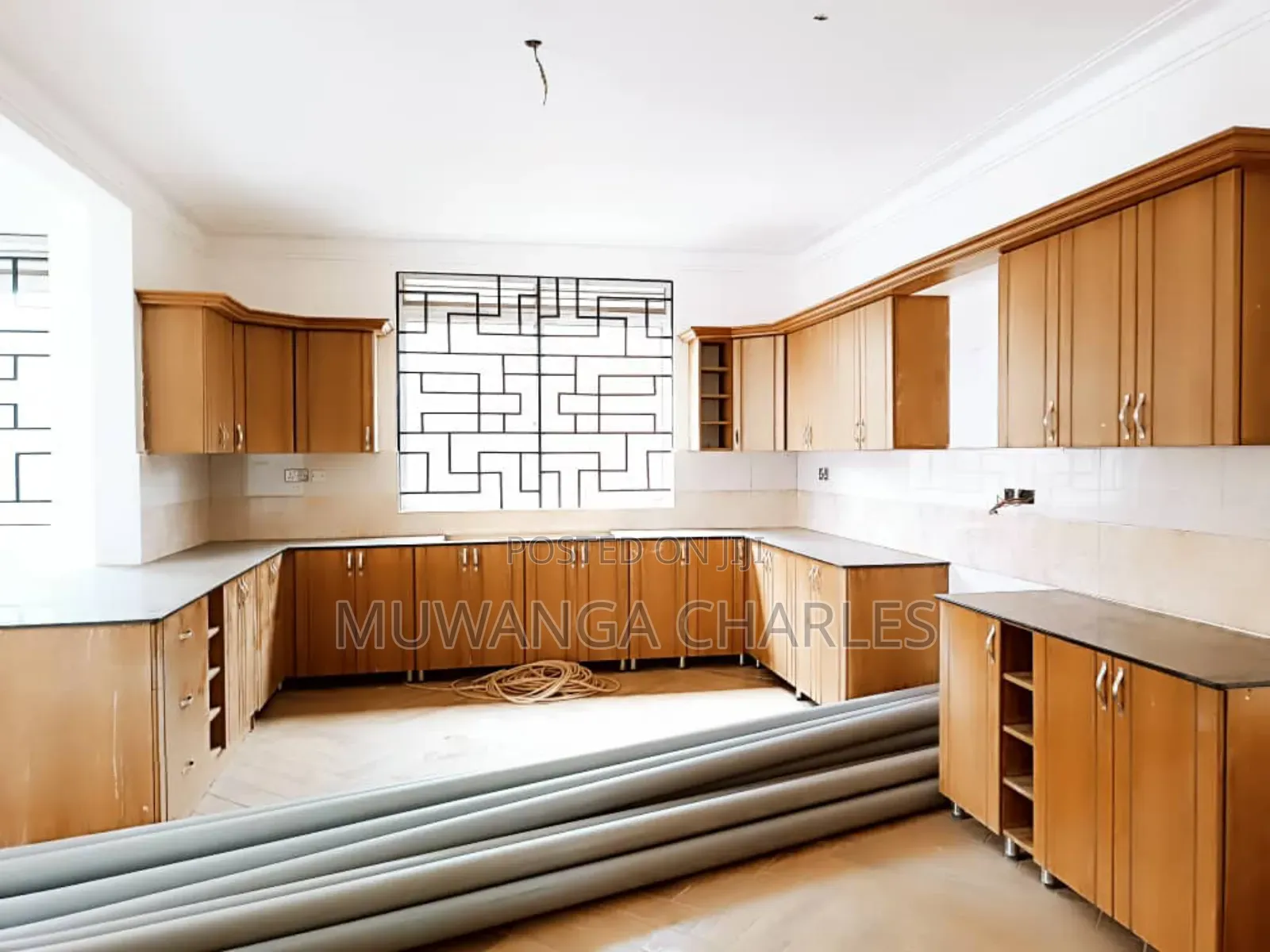 5bdrm Duplex in Fs Properties Ltd, Kira for sale