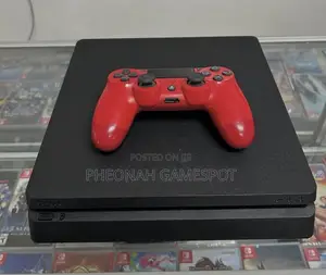 Ps4 With 2 Controllers and 13 Games Installed, Fast and Stable Set.