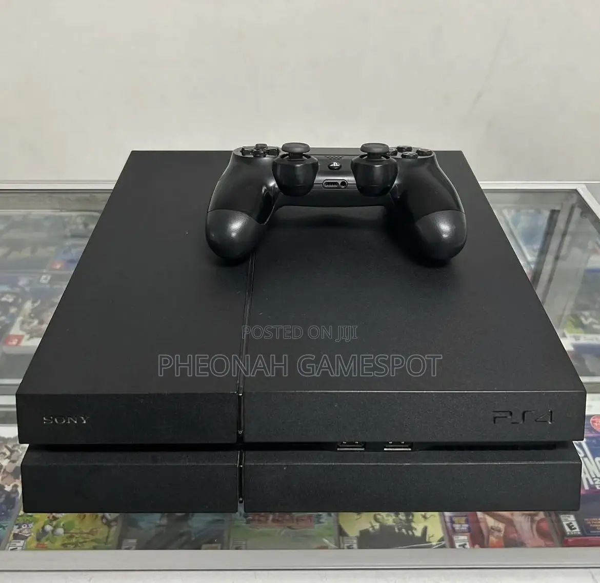 Playstation 4, 2 Pads, 17 Games Ready, Smooth Performance Daily.