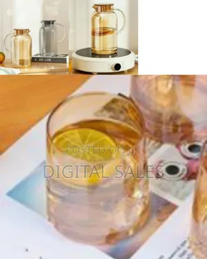 4 Cups and 1 Glass Pitcher With Handle and Strainer Lid Drip-Free
