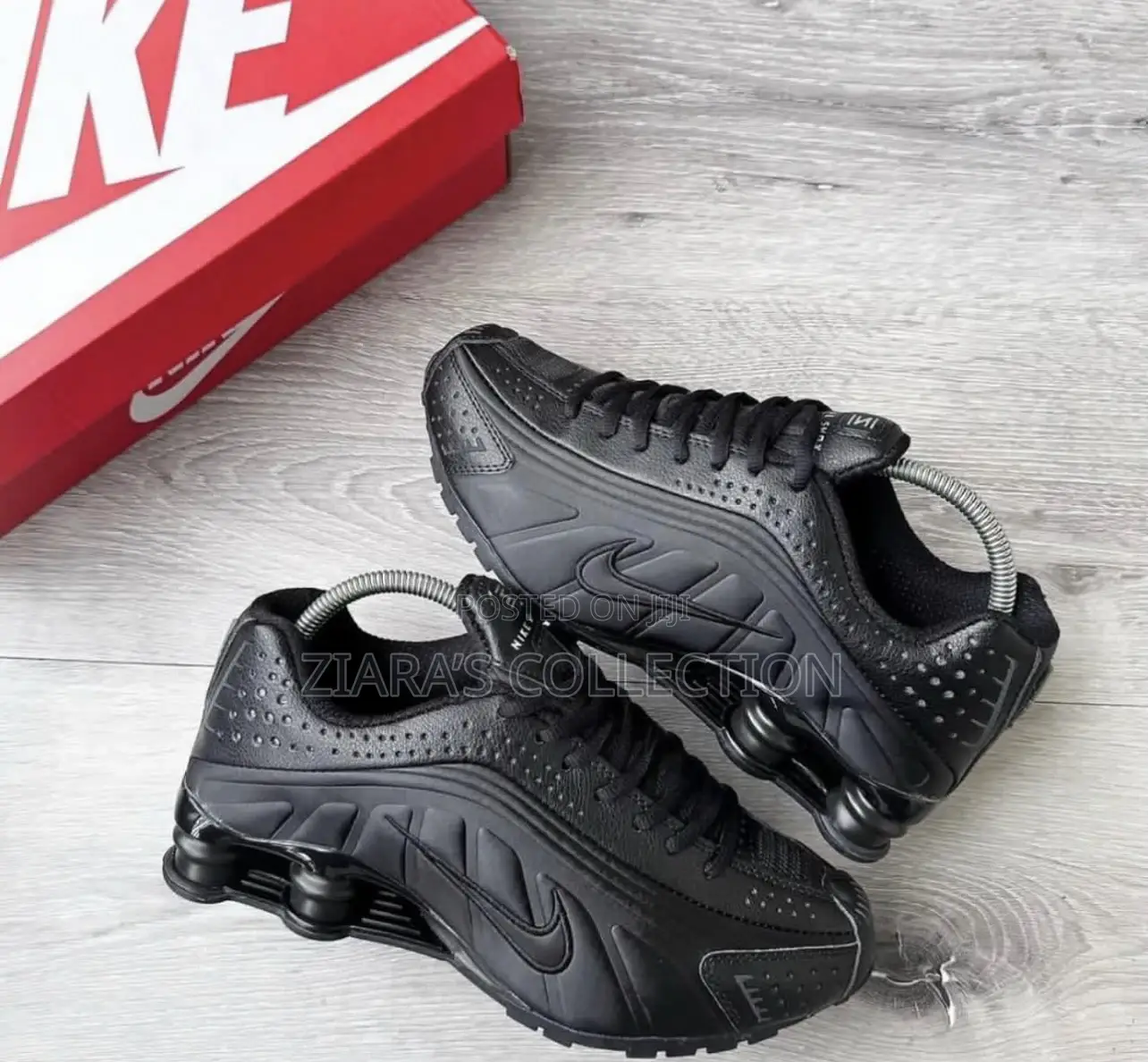 Nike Shox R4 Sneakers