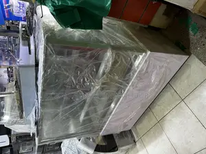 Commercial Square Cake Display Chiller Machine ; L-41”, W- 26” , 47.3”