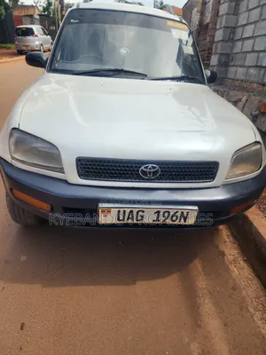 Toyota RAV4 Base 4x4 1997 White