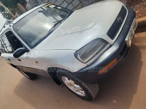 Toyota RAV4 Base 4x4 1997 White