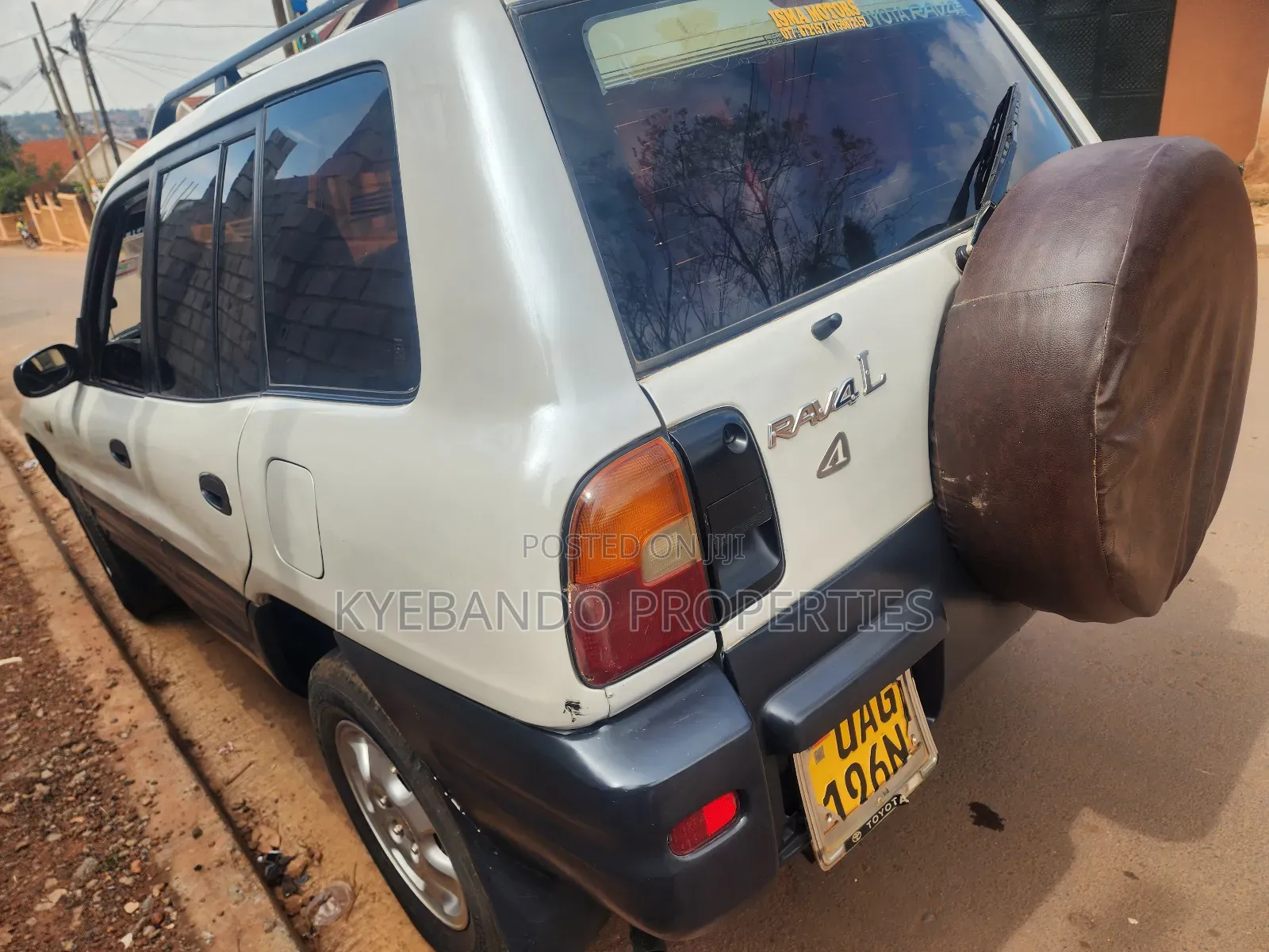 Toyota RAV4 Base 4x4 1997 White