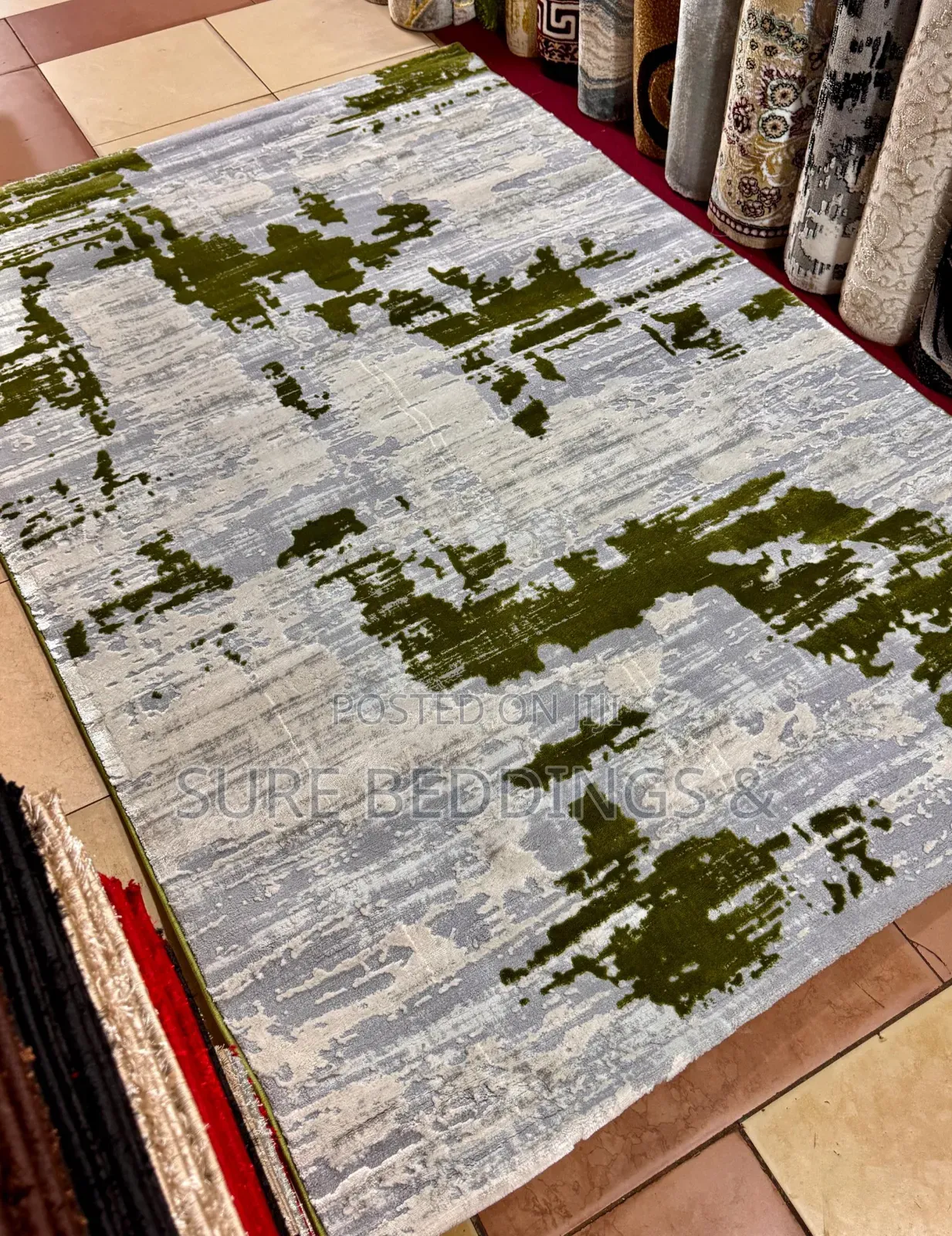 Medium Silk Carpet