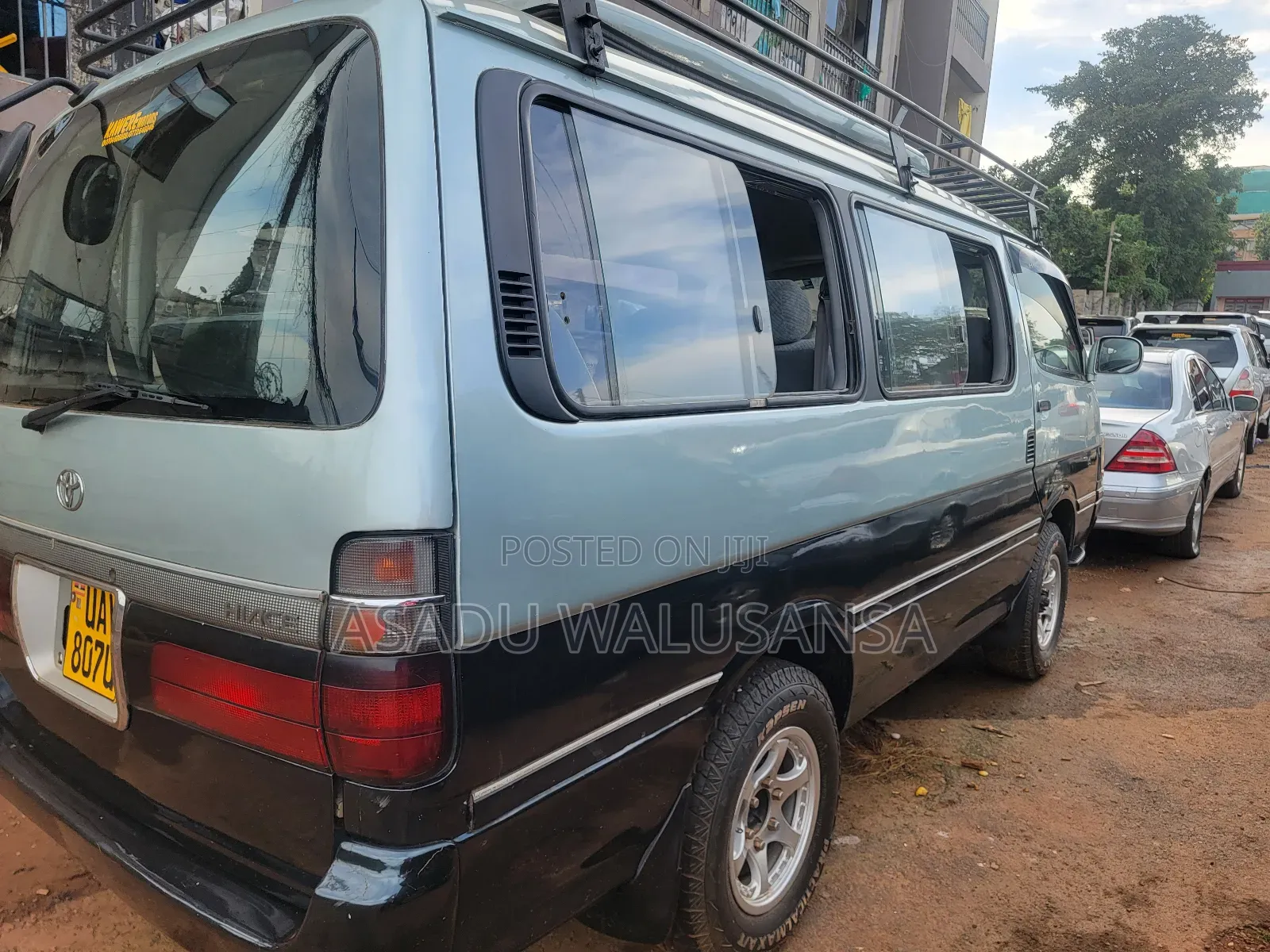 Toyota HiAce 2000 Silver