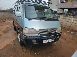 Toyota HiAce 2000 Silver