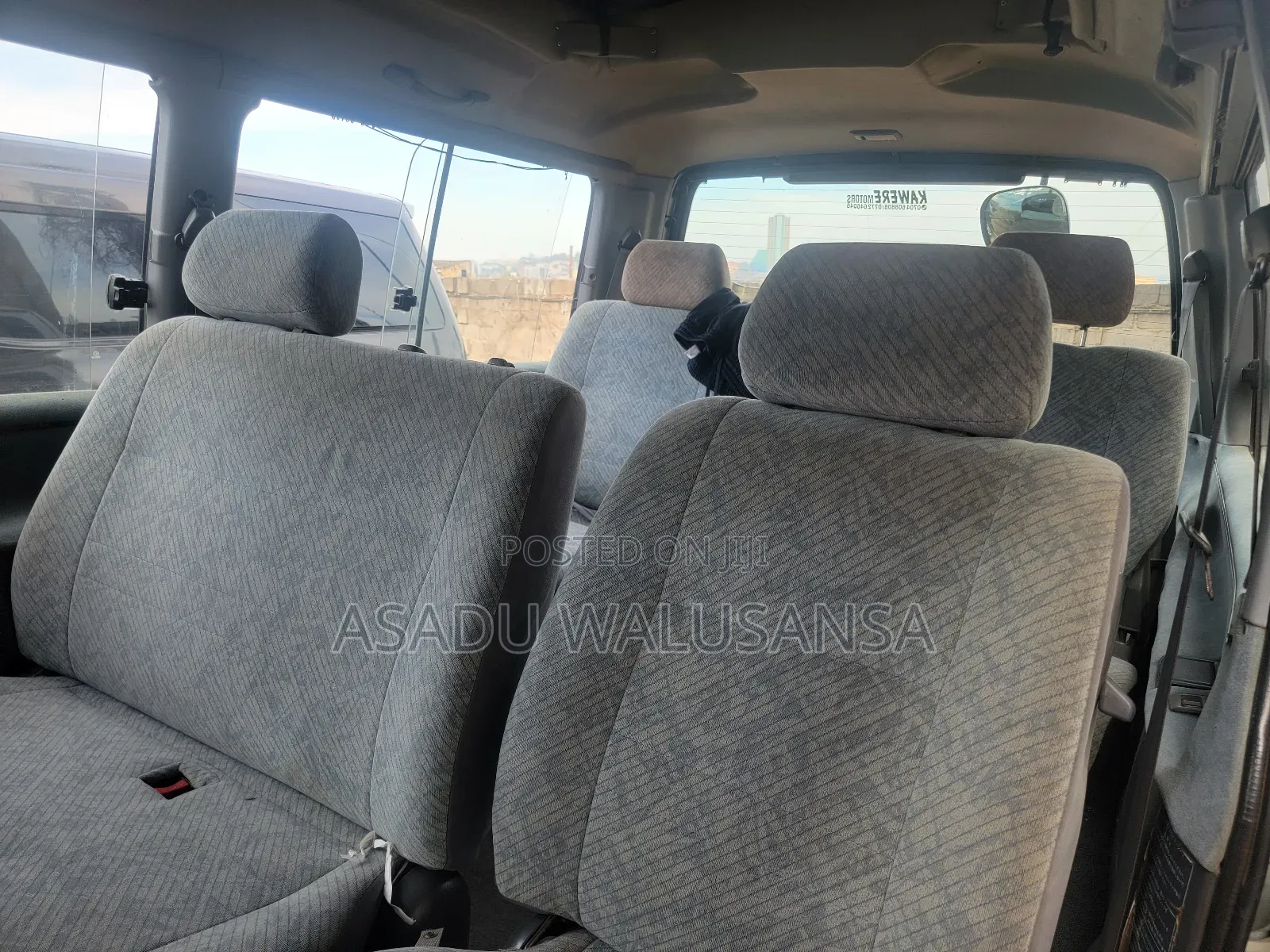 Toyota HiAce 2000 Silver