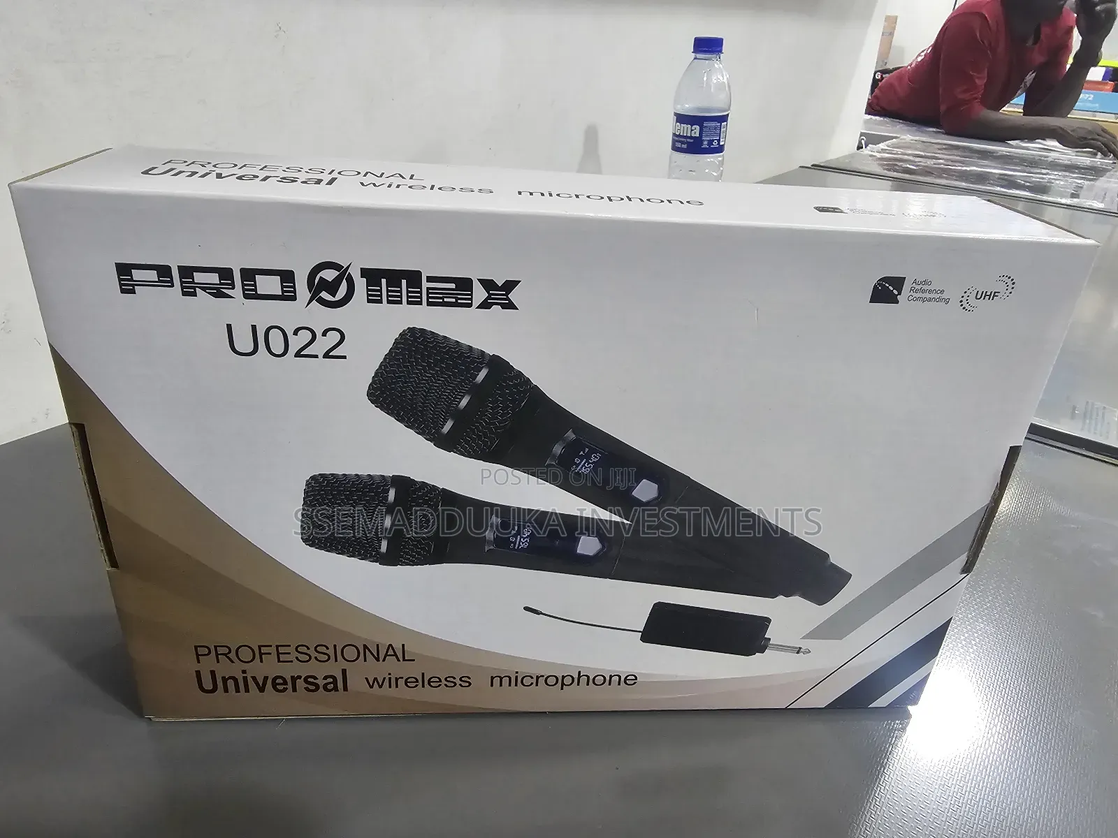 Promax U022 Universal Professional Wireless Microphones