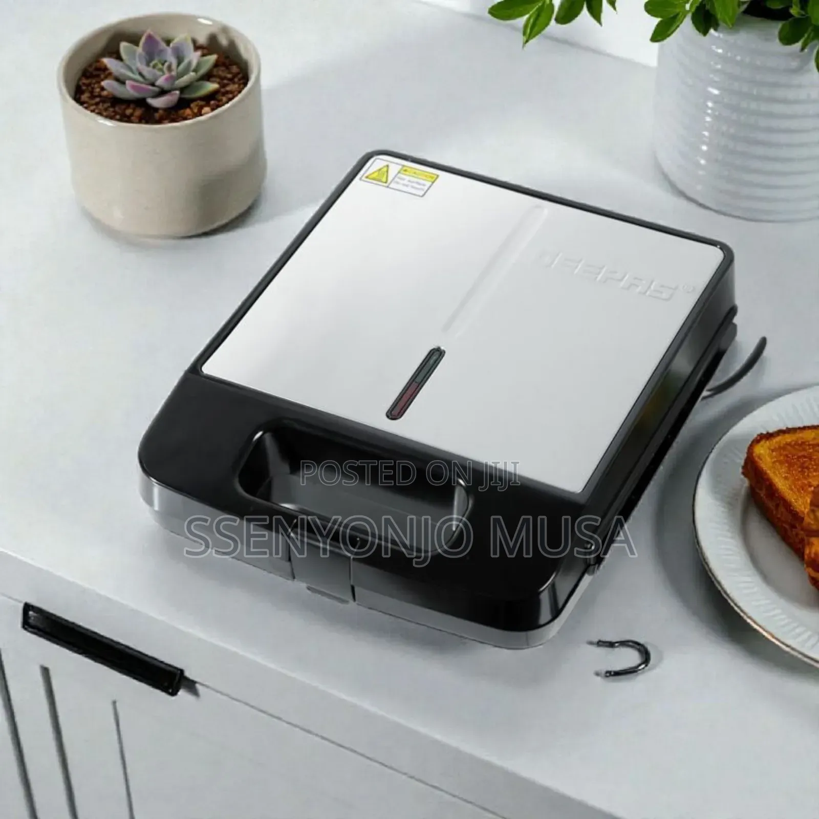 Geepas Sandwich Grill Toaster GGT-671 | 1400w White