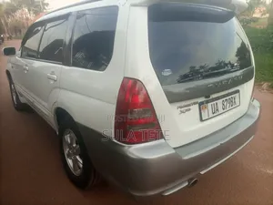 Subaru Forester Automatic 2004 White