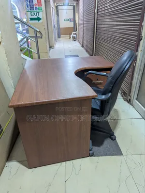 Curved // L Shaped Desk With Adjustable Chair