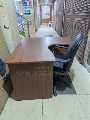 Curved // L Shaped Desk With Adjustable Chair
