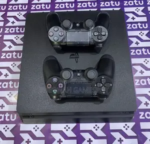 Playstation 4, 2 Pads, 10 Games Installed, Fast and Easy to Use.