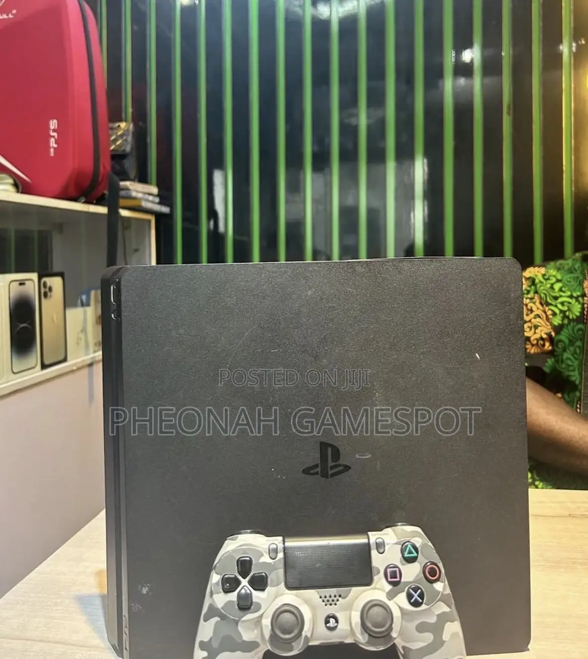 Ps4 Console, 2 Controllers and 14 Games, Ready to Enjoy Quickly.