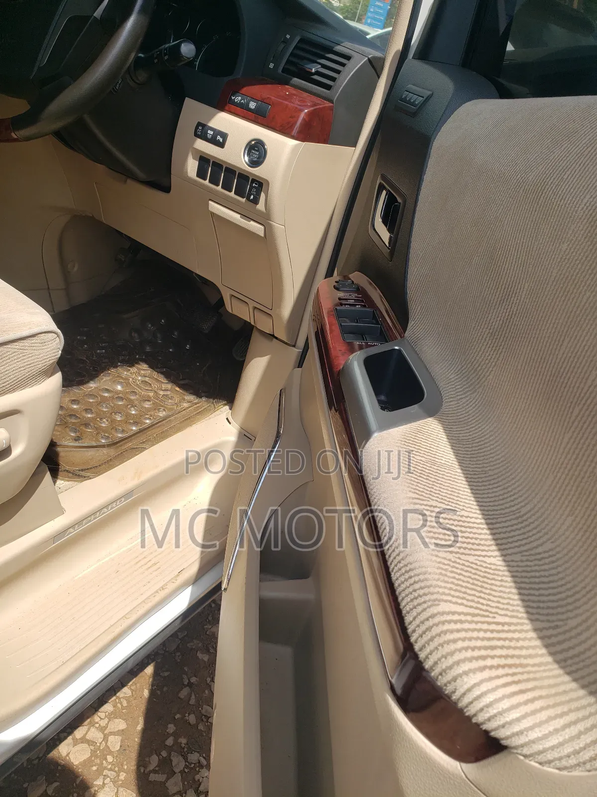 Toyota Alphard 2.4 Petrol AWD 2011 White
