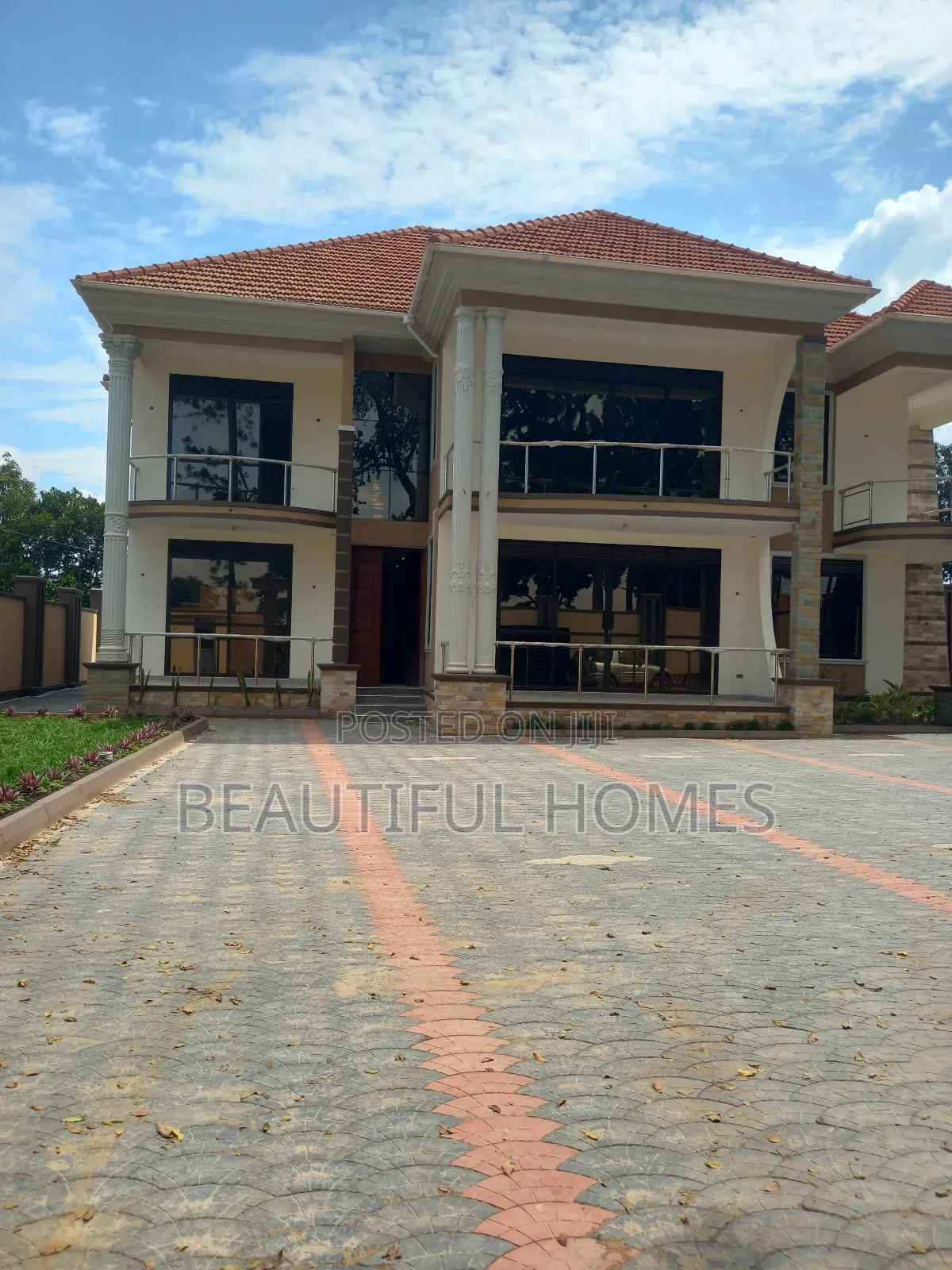 Furnished 6bdrm Mansion in Kira for sale