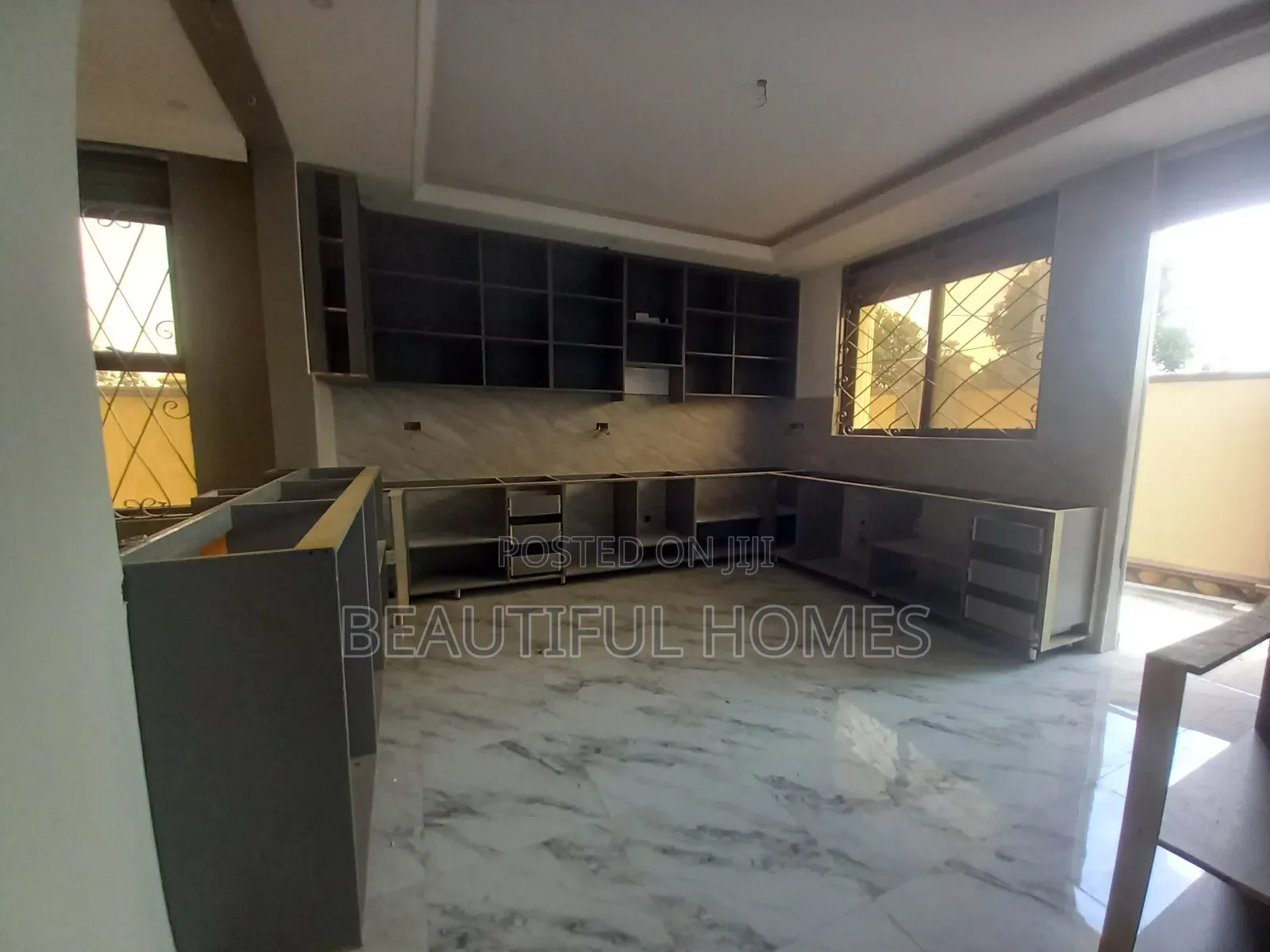 Furnished 6bdrm Mansion in Kira for sale