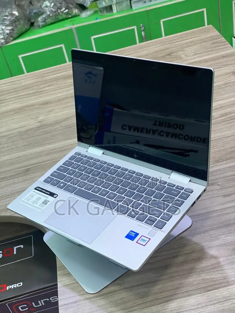New Laptop HP Envy X360 16GB Intel Core 7 SSD 512GB