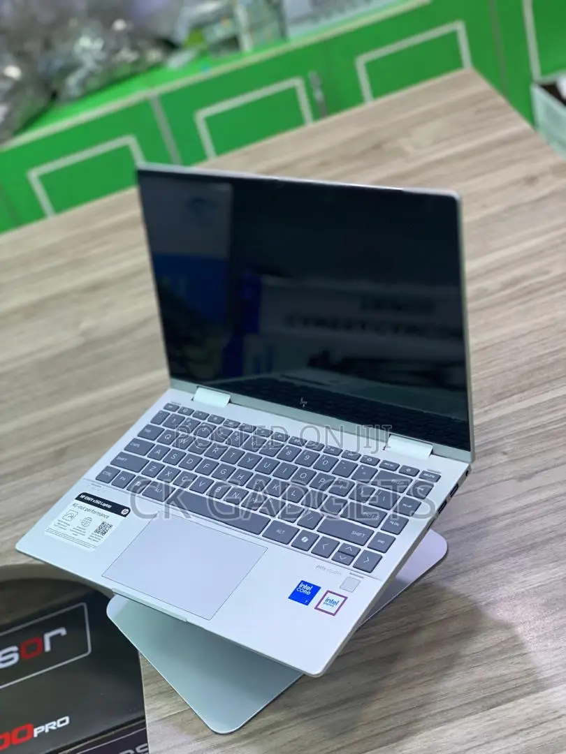 New Laptop HP Envy X360 16GB Intel Core 7 SSD 512GB