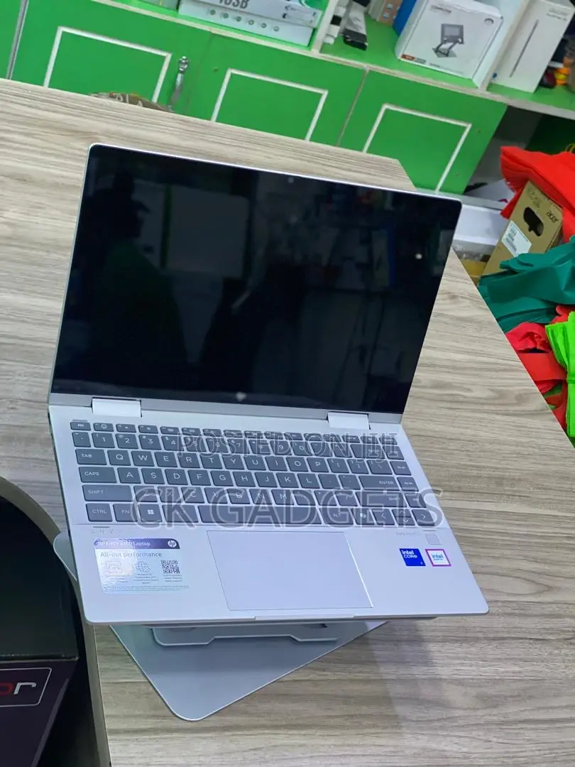 New Laptop HP Envy X360 16GB Intel Core 7 SSD 512GB