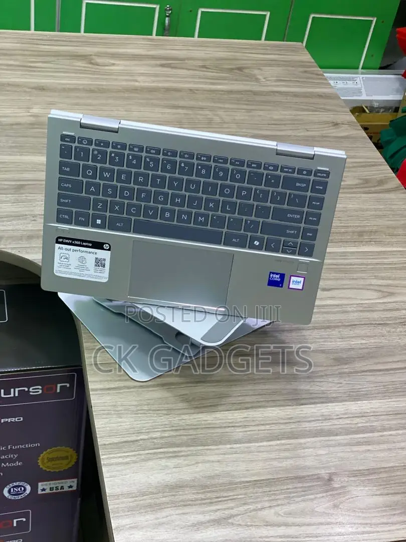 New Laptop HP Envy X360 16GB Intel Core 7 SSD 512GB