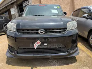 Toyota Corolla Rumion Hatchback 1.5 FWD 2012 Black