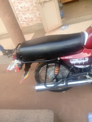 Bajaj Boxer 100 2025 Red
